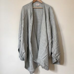 Cuyana Classic Alpaca Cape in light grey (regular)